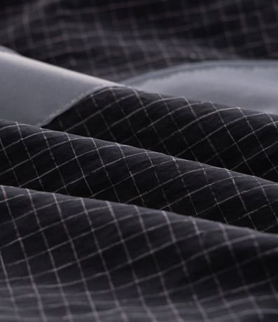 Campera Masculina Liviana en Tejido Tecnológico con Paneles Reflectivos 8