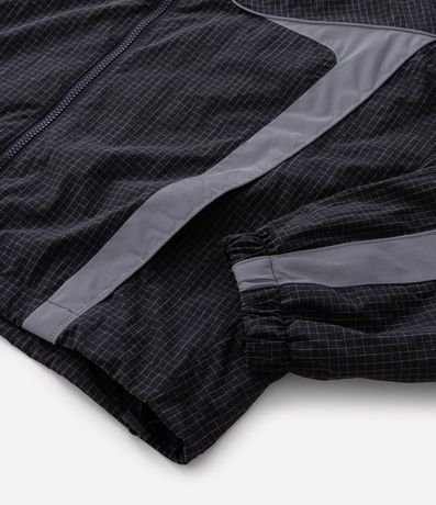 Campera Masculina Liviana en Tejido Tecnológico con Paneles Reflectivos 11