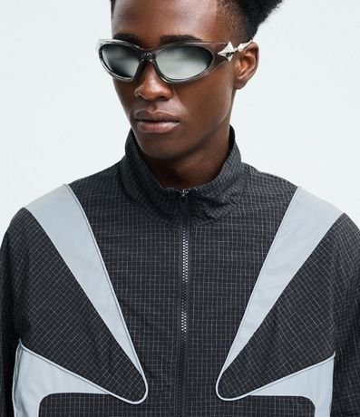 Campera Masculina Liviana en Tejido Tecnológico con Paneles Reflectivos 5