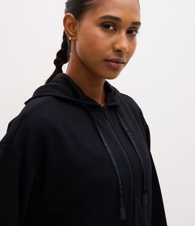 Campera Deportiva Regular en Modal con Capucha 3