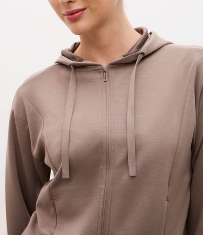 Campera Deportiva Regular en Modal con Capucha 3