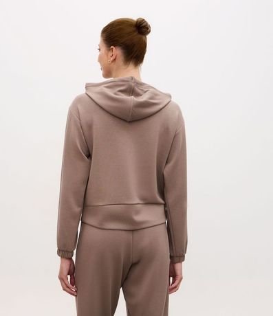 Campera Deportiva Regular en Modal con Capucha 4