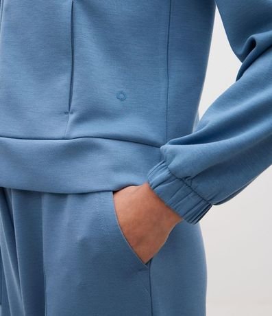 Campera Deportiva Regular en Modal con Capucha 3