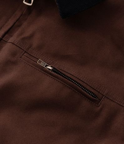 Campera Trucker en Sarga con Cuello de Terciopelo Contrastante y Bolsillos 4