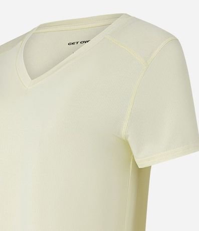 Remera Deportiva en Microfibra Agujerada con Bajo Mullet 7