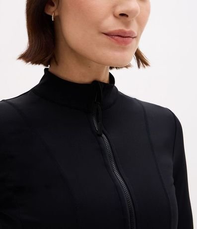 Campera Deportiva en Microfibra con Cremallera y Bolsillos 3