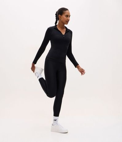 Remera Deportiva de Manga Larga y Cuello Alto 2