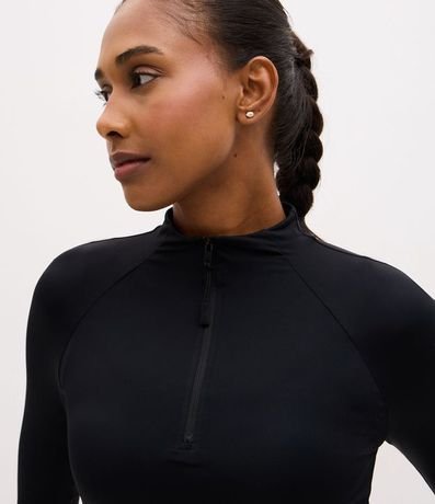 Remera Deportiva de Manga Larga y Cuello Alto 4