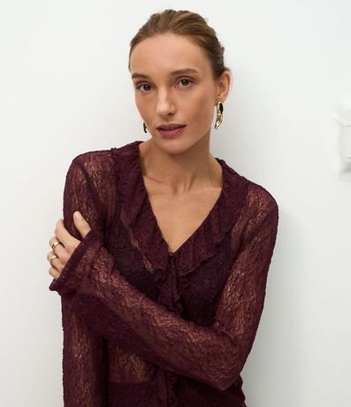 Blusa Bata Rendada con Volados y Bajo Fruncida 5