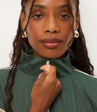 Campera Rompe Viento Tricolor con Cuello Alto 9