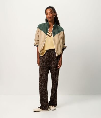 Campera Rompe Viento Tricolor con Cuello Alto 4