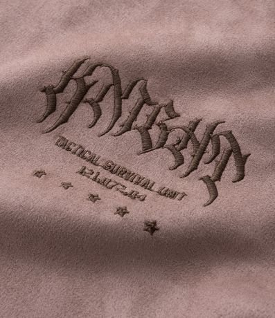 Remera Manga Corta en Gamuza con Lettering Knight 5