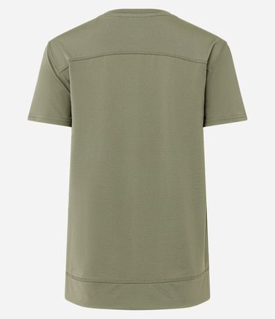 Remera Deportiva en Microfibra Agujerada con Bajo Mullet 3