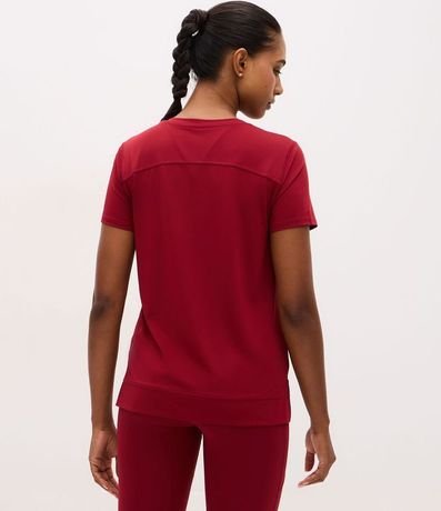 Remera Deportiva en Microfibra Agujerada con Bajo Mullet 4