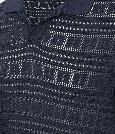 Remera Polo con Textura Patchwork y Cuello en V 7