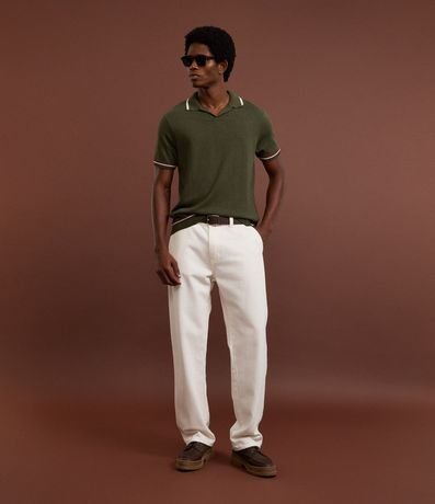 Camisa Polo Comfort con Cuello V y Detalles Contrastantes 3