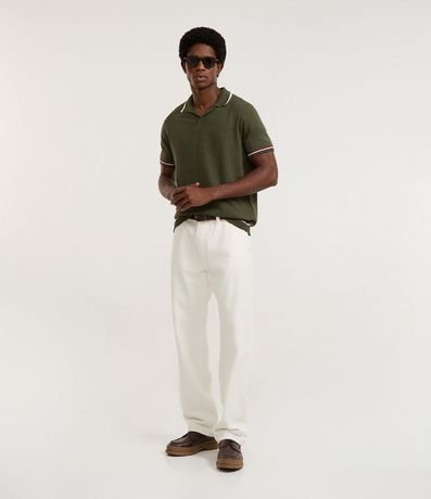 Camisa Polo Comfort con Cuello V y Detalles Contrastantes 4