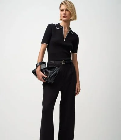 Pantalón Recto en Punto Roma con Pliegues 2