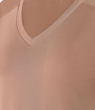 Remera Deportiva en Microfibra Agujerada con Bajo Mullet 6