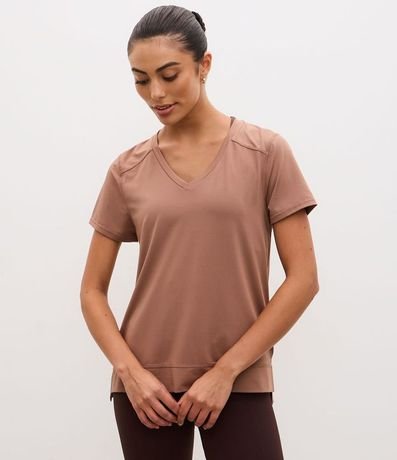 Remera Deportiva en Microfibra Agujerada con Bajo Mullet