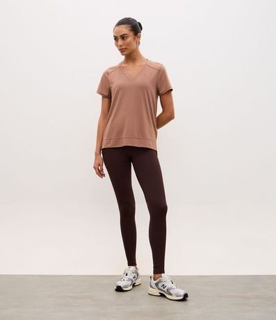 Remera Deportiva en Microfibra Agujerada con Bajo Mullet 2