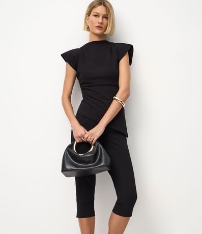Pantalón Capri en Crepé con Pliegues 3