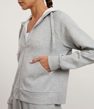 Campera Deportiva con Modal y Bolsillo Canguro 3