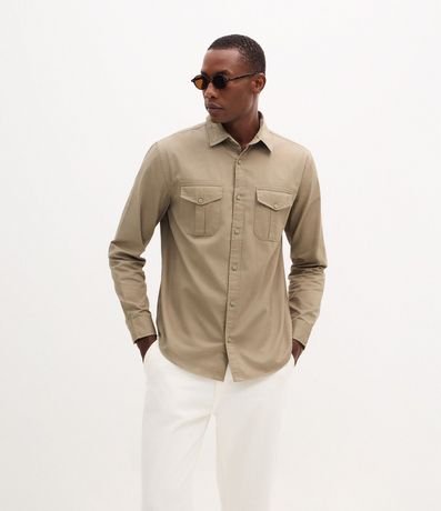 Camisa Manga Larga en Sarga con Bolsillos Delanteros
