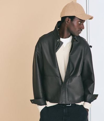 Campera con Acabado Lavado y Bolsillos Delanteros