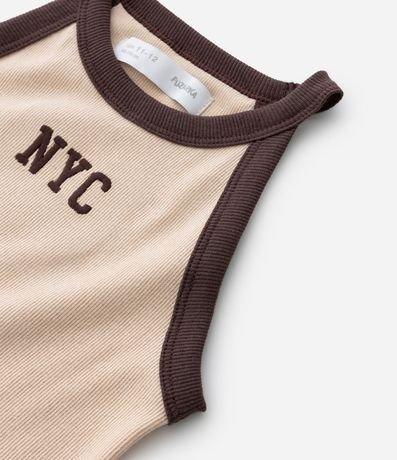 Musculosa Infantil Baby Tee en Rib con Lettering NYC – Talle 7 a 14 años 5