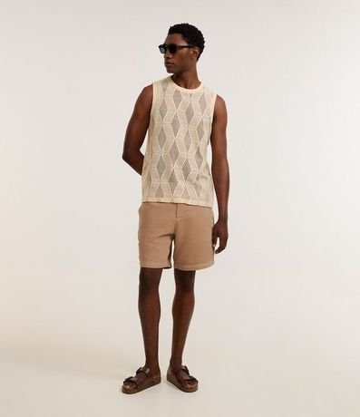 Bermuda en Sarga con Bolsillo Único en la Espalda