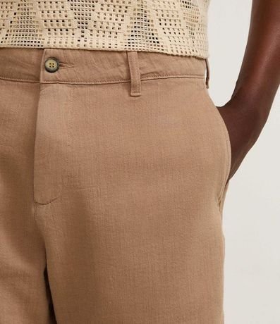 Bermuda en Sarga con Bolsillo Único en la Espalda 3