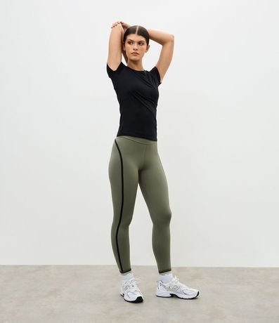 Remera Deportiva en Microfibra con Toque Suave 2