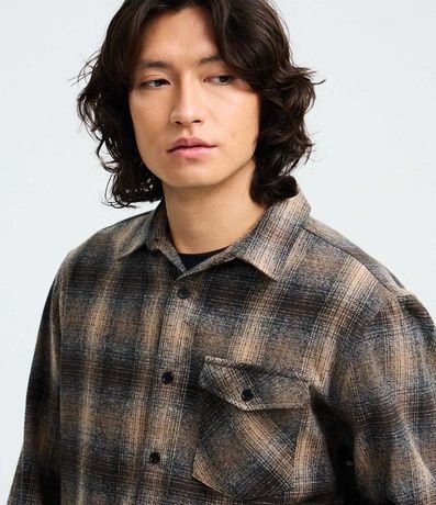 Camisa Comfort en Flanesa con Bolsillo y Estampa de Cuadros 3