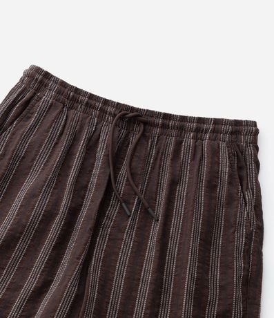 Bermuda Comfort en Jacquard con Estampado de Rayas Texturizada y Cintura elástica 10