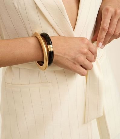 Kit 02 Braceletes en Resina con Mola de Metal 4