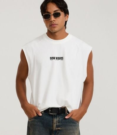 Musculosa Boxy en Media Malla con Estampa Lettering New Wave