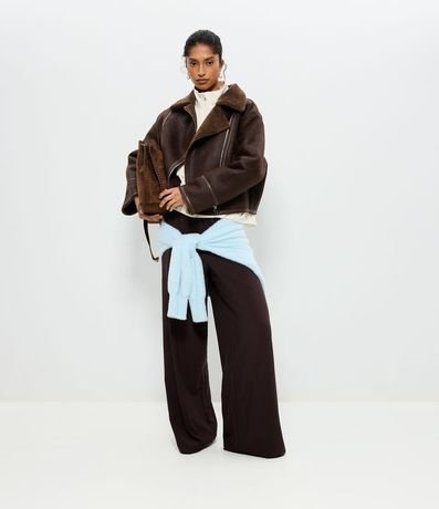 Pantalón Leve en Microfibra con Raya Lateral