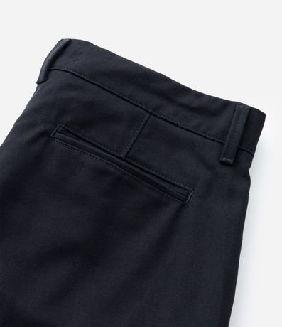 Bermuda Cargo en Sarga con Bolsillos Laterales Útiles 9