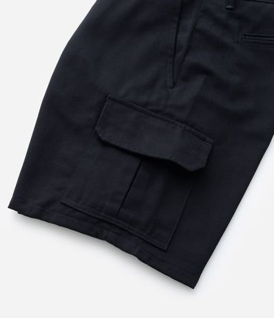 Bermuda Cargo en Sarga con Bolsillos Laterales Útiles 12