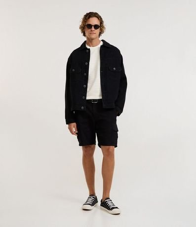 Bermuda Cargo en Sarga con Bolsillos Laterales Útiles