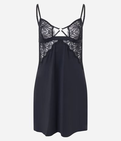 Camisón en Tule con Detalles de Textura Floral