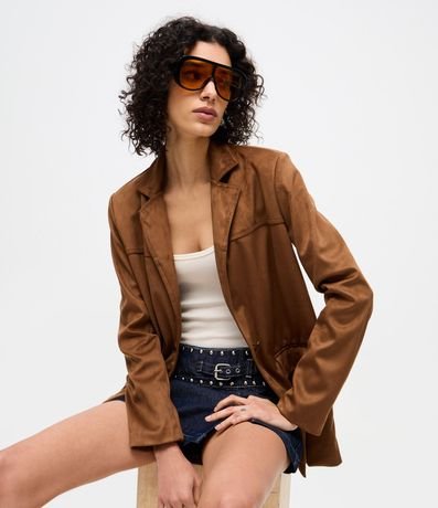 Blazer en Gamuza con Bolsillos y Cuello Estructurada