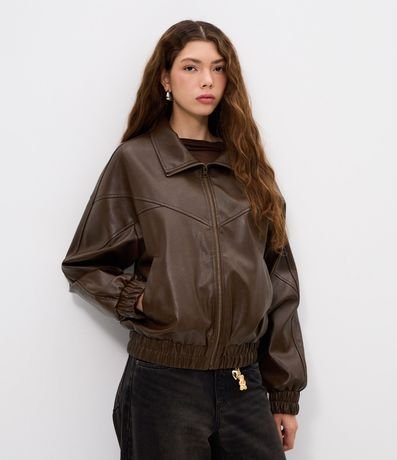 Campera Bomber en PU con Bolsillos y Recortes