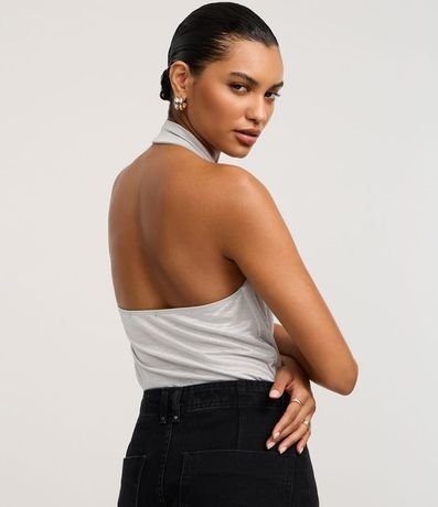 Blusa Frente Única Satinada con Escote Degagê 4