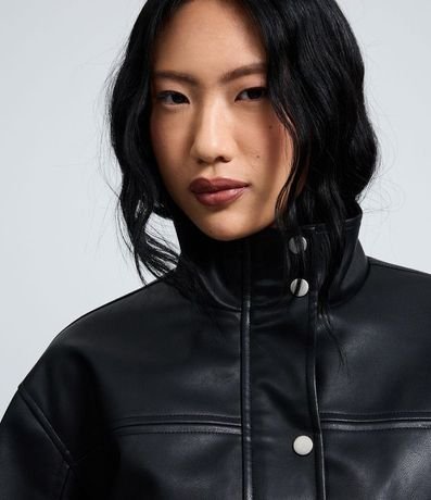 Campera Bomber en PU con Cuello Alto 4