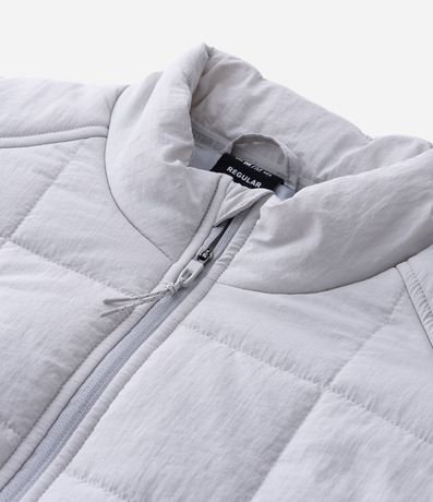 Campera Acolchonada Deportiva con Textura Cuadriculada y Cremallera Delantera 7