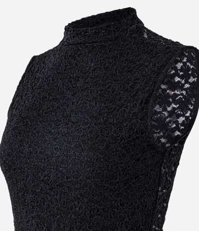 Blusa en Encaje con Cuello Alto y Punto Diferenciado 6