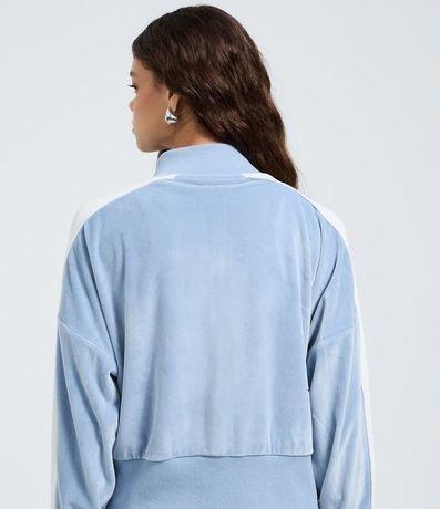 Suéter en Plush con Cuello Alto y Raya Lateral 4