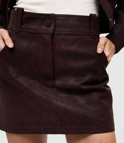 Short Pollera en Gamuza con Bolsillos y Botón Forrado 4